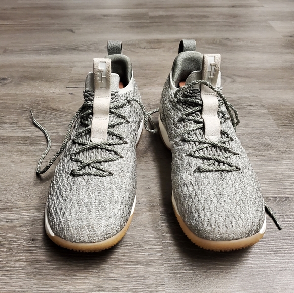 Nike Air-max Lebron 15 Lows - Picture 2 of 5